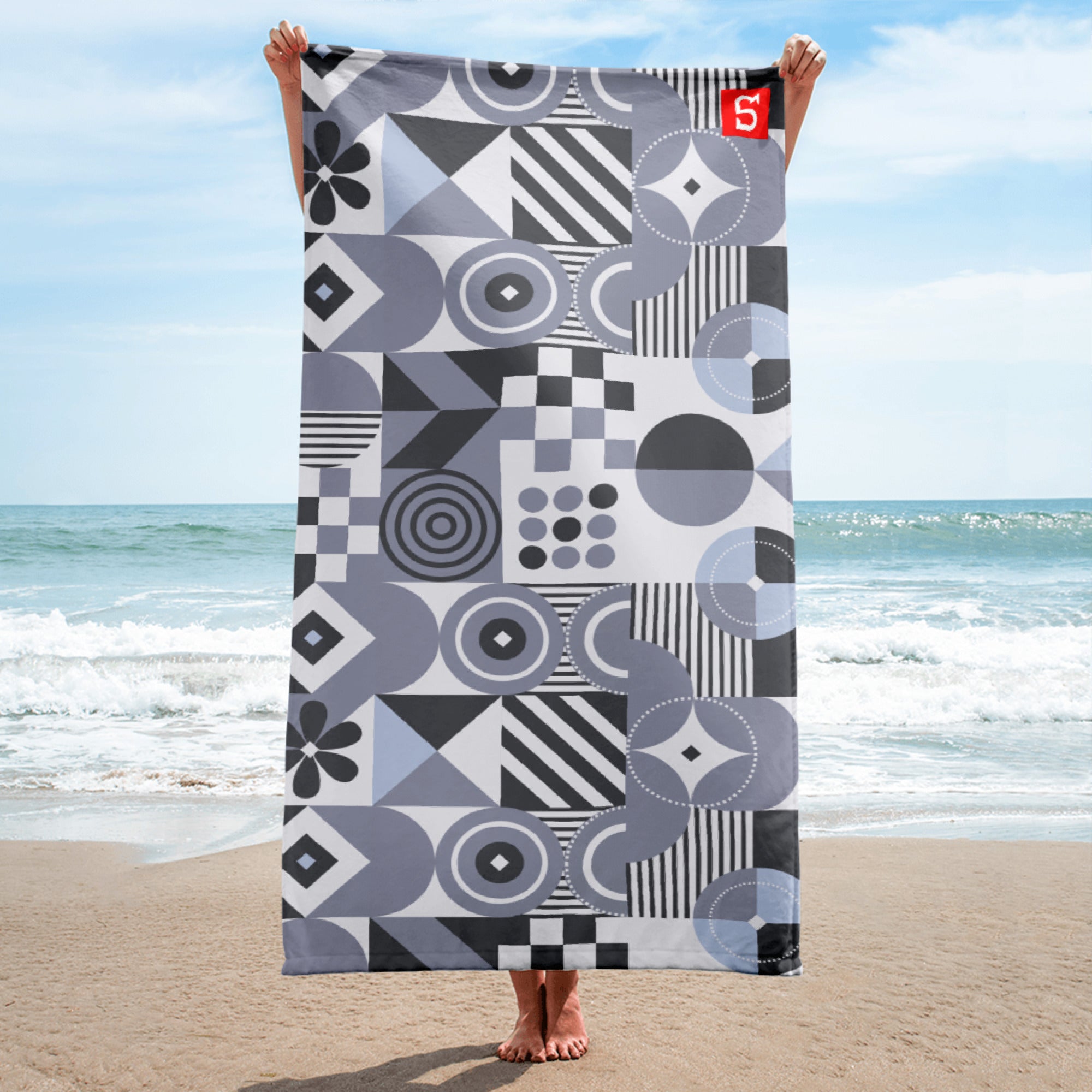 GEOMETRICAL GREY SEAMLESS TOWEL - UR TL010 - feedurcloset